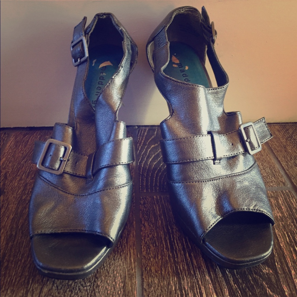 Steve Madden Shoes Heels Size 7.5 Silver Metallic